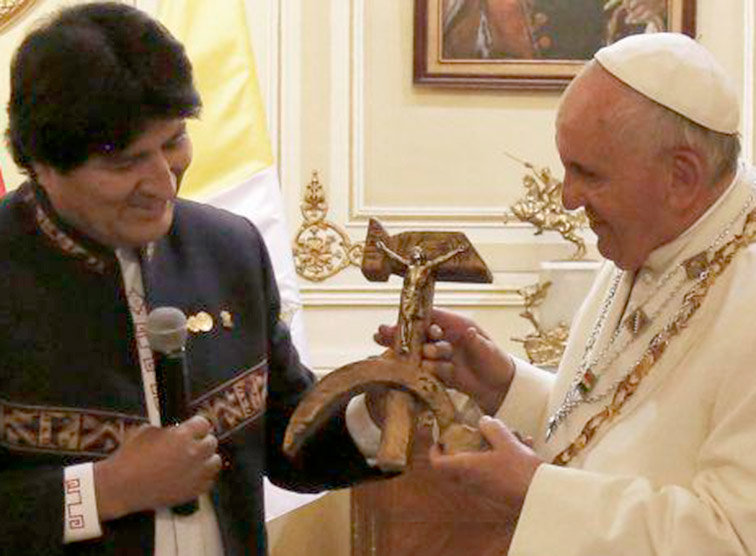 Kreuz aus Hammer und Sichel
